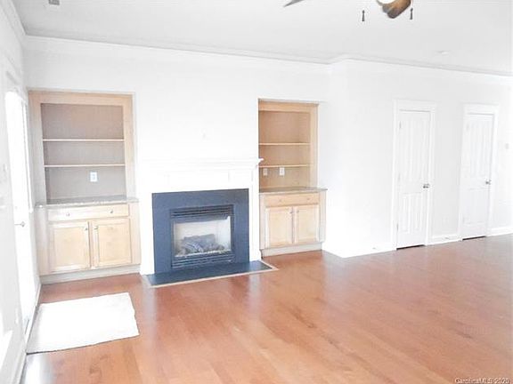 4th image of 932 White Point Dr