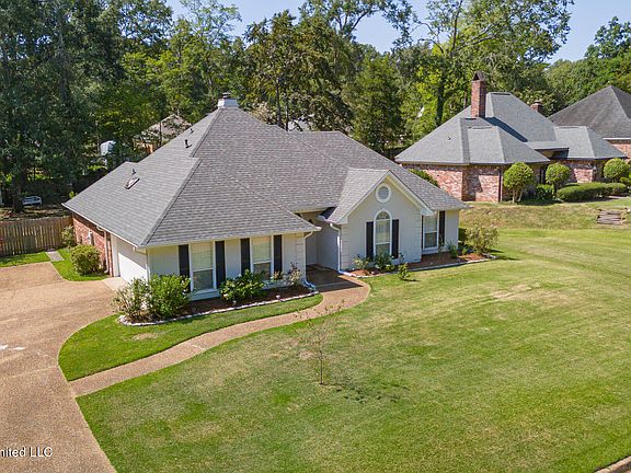 3rd image of 313 Autumn Crest Dr