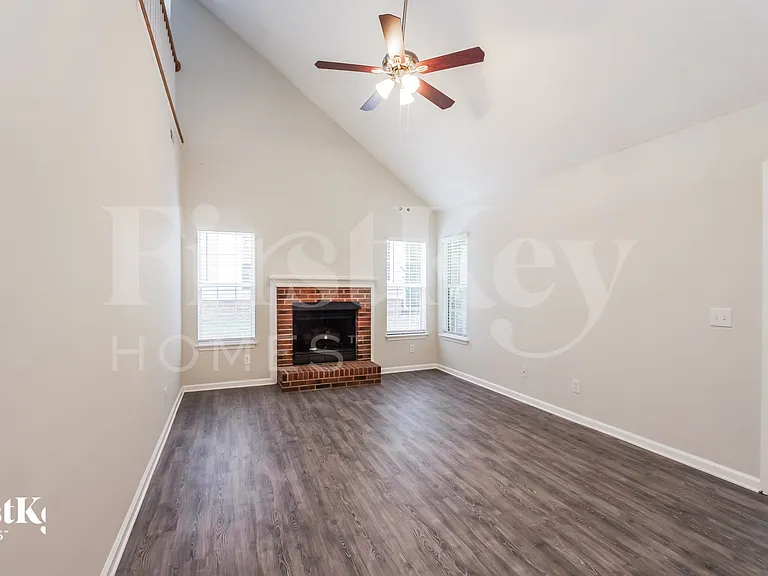 7031 Reedy Creek Rd — Photo 8