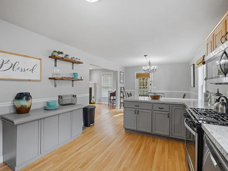 131 Forest Hill Way — Photo 1