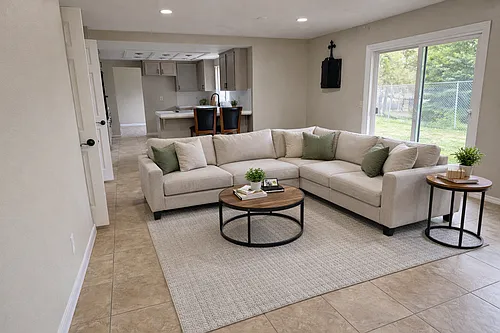 21910 Hansen Ave Photo 1