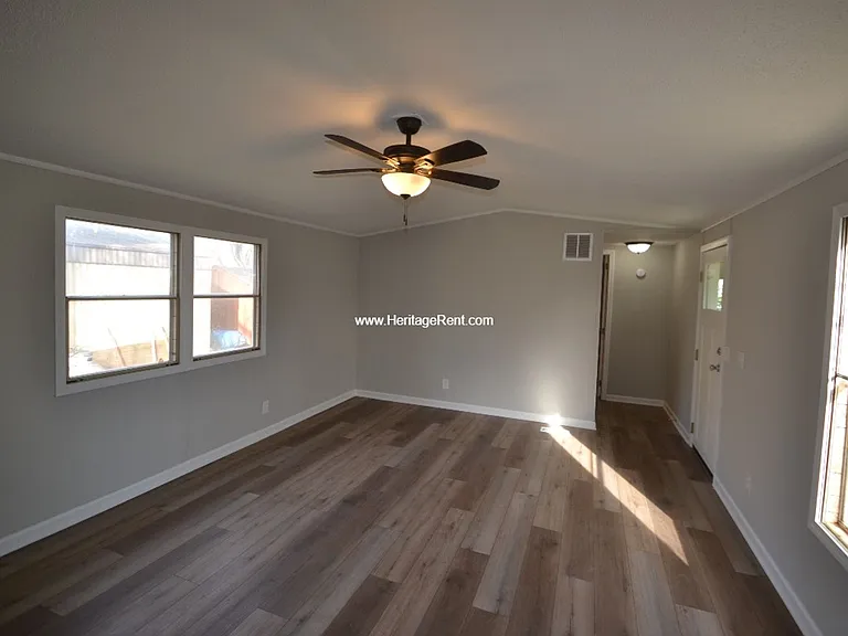 11049-11051 Stephens Rd — Photo 3