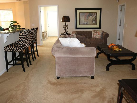4th image of 222 Hester Woods Dr