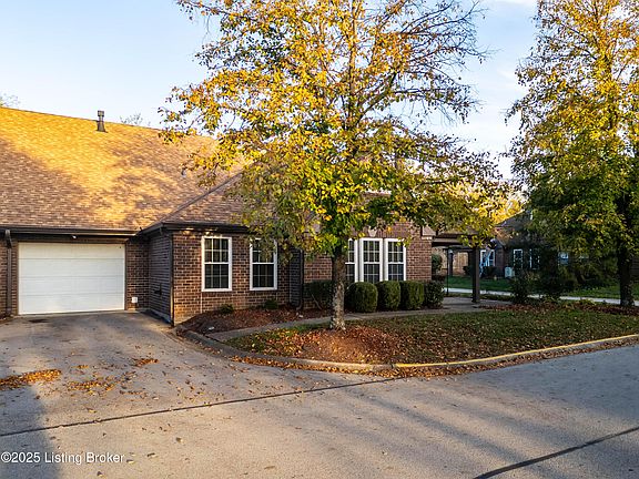 2nd image of 302 Eastbridge Ct #302