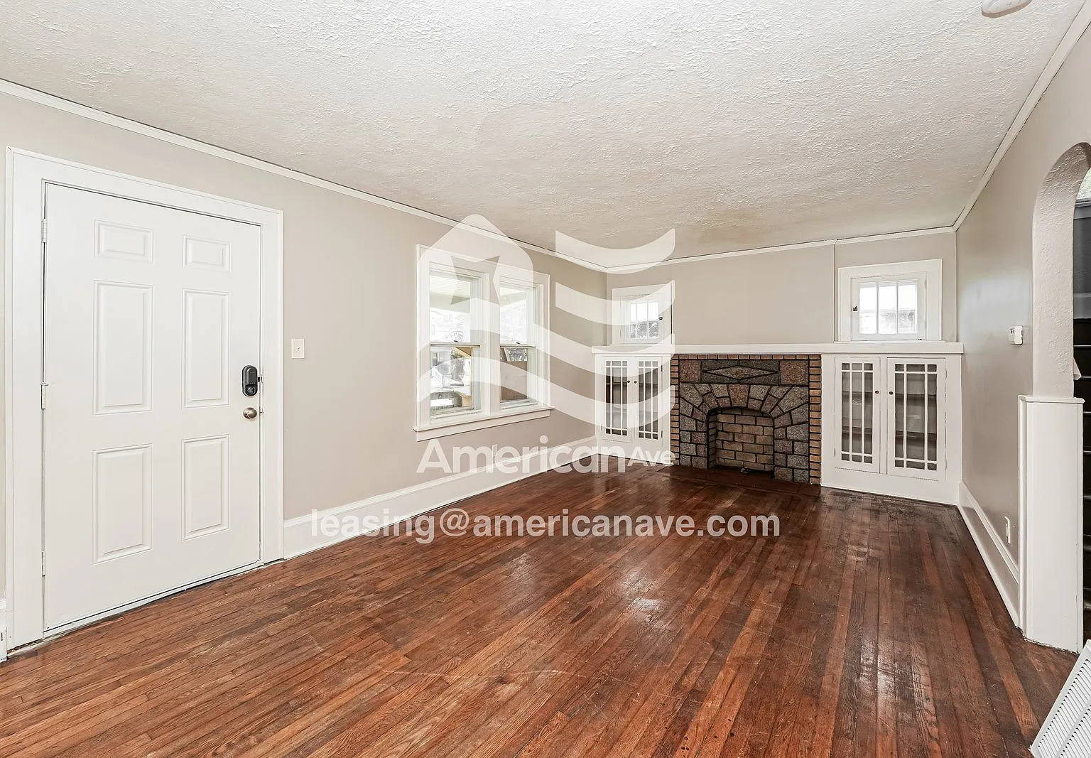 3 bed, 1.0 bath, 1192 sqft, $1,122 — Photo 3