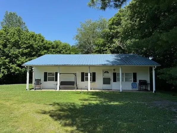109 Riverside Ln, Celina, TN 38551