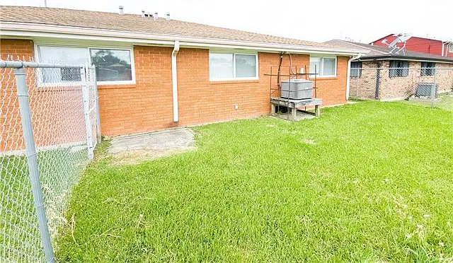 4819 Francis Dr — Photo 25