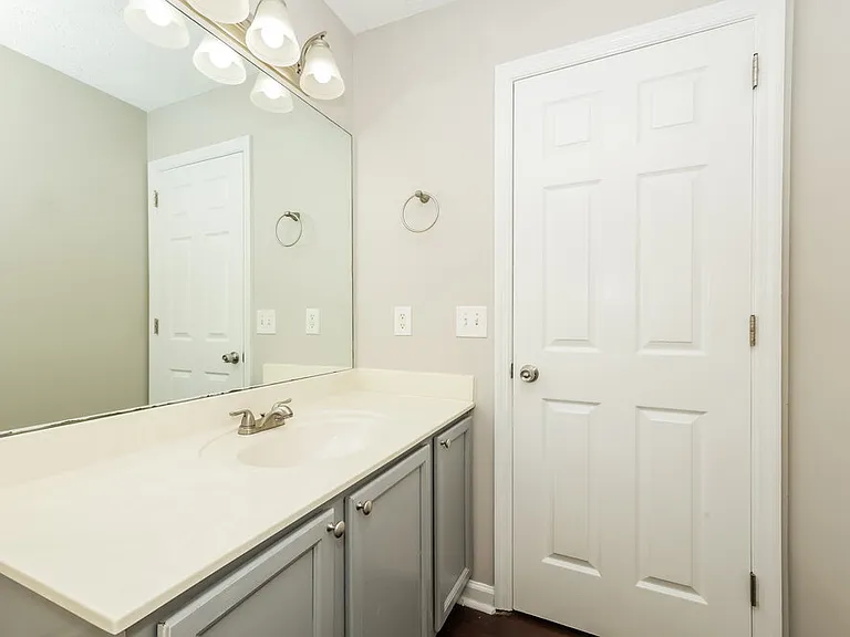 2305 Leighton Way — Photo 16