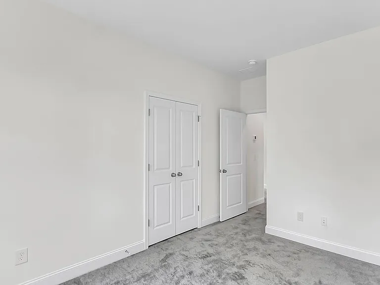 335 Chapman Cir — Photo 27