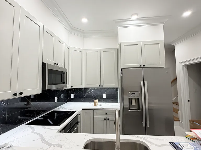 7 Victoria St #1 — Photo 1