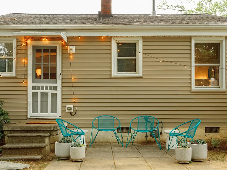 2345 Bernard St — Photo 30