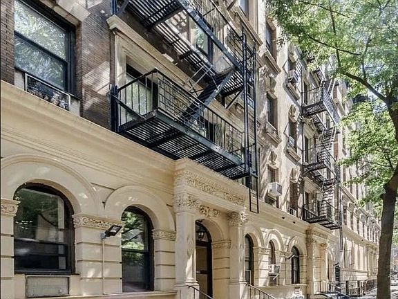 5th image of 201 W 91st St #3B