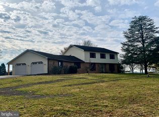 21 Valley View Dr, Mechanicsburg, PA 17050
