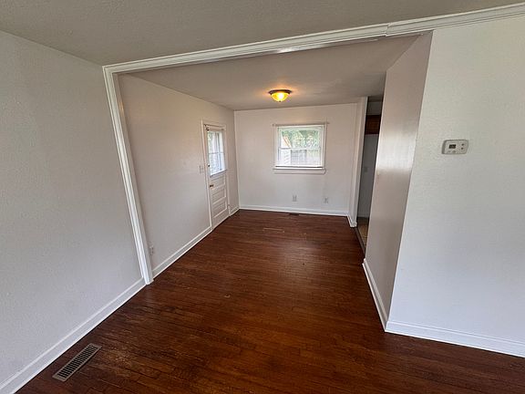 4th image of 107 Lynnhaven Dr