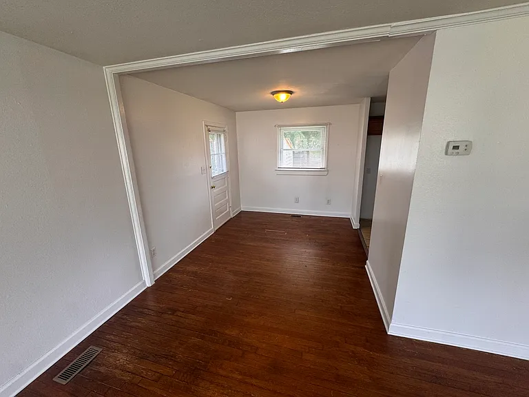107 Lynnhaven Dr — Photo 4