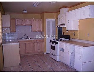 3rd image of 4947 Orinda Ct