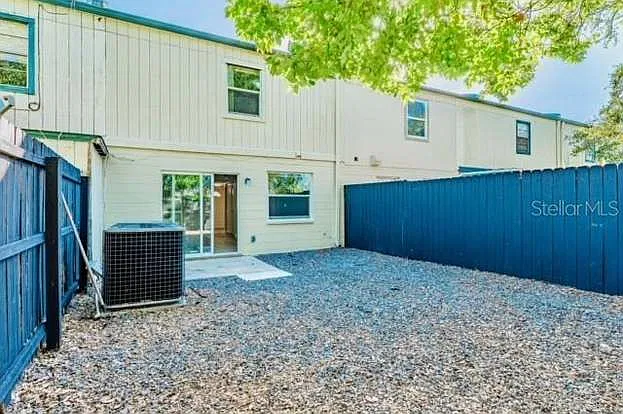 2 bed, 1100 sqft, $1,700 — Photo 1