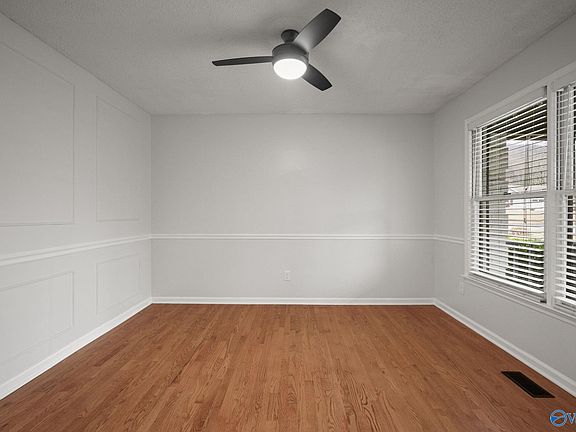 5th image of 121 Tessie Dr SE