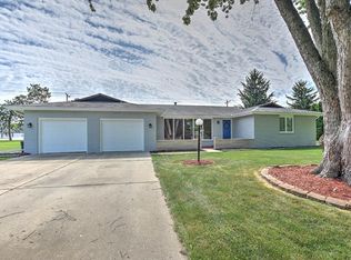840 East Dr, Mt Zion, IL 62549
