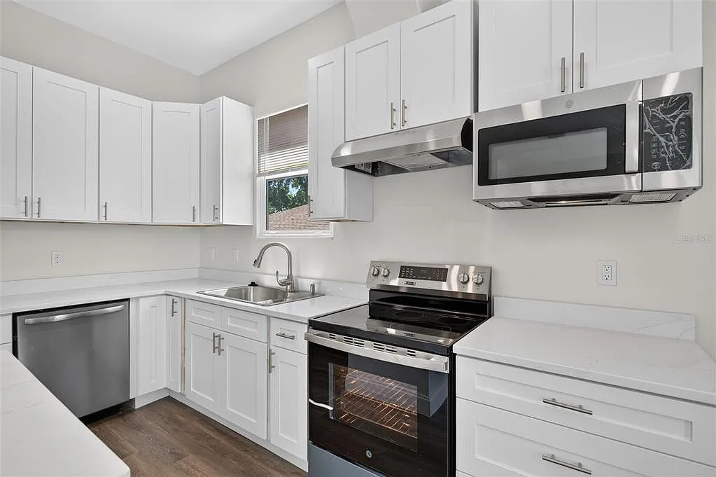 2 bed, 2.0 bath, 1500 sqft, $3,000 — Photo 4