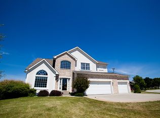 35 Crooked Creek Ct, Bloomington, IL 61705