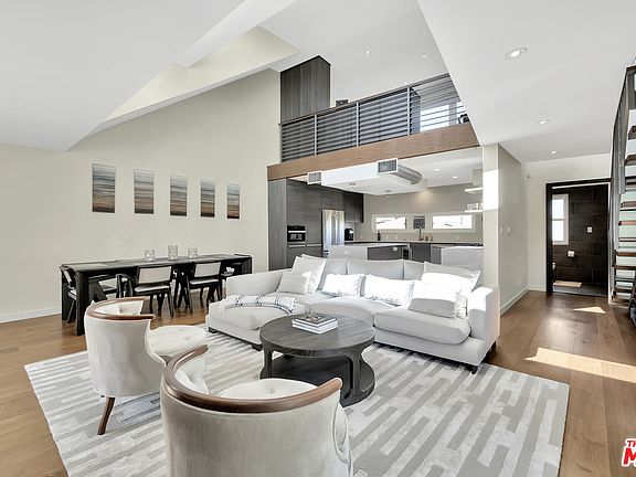 4th image of 2432 7th St Unit 1