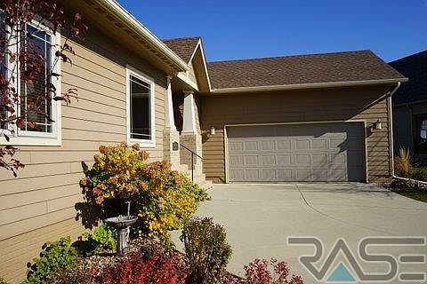 3rd image of 6400 S Killarney Cir