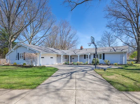 30210 Meadowlane Dr, Bay Village, OH 44140