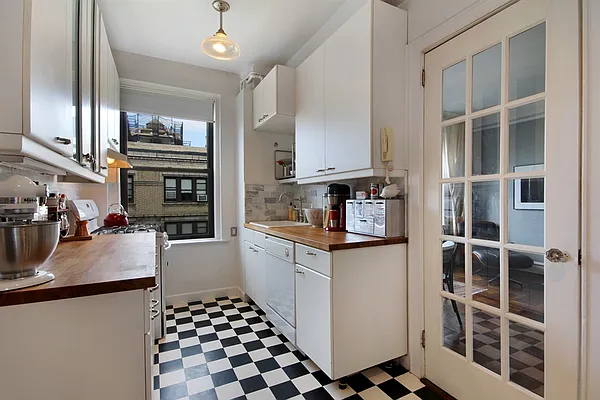 Sold by Corcoran | media 11