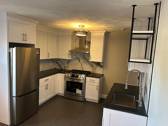 2nd image of 18 Ashcroft St APT 202