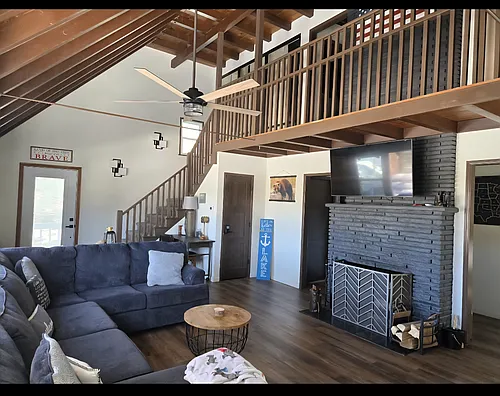 520 Emerald Dr Photo 1