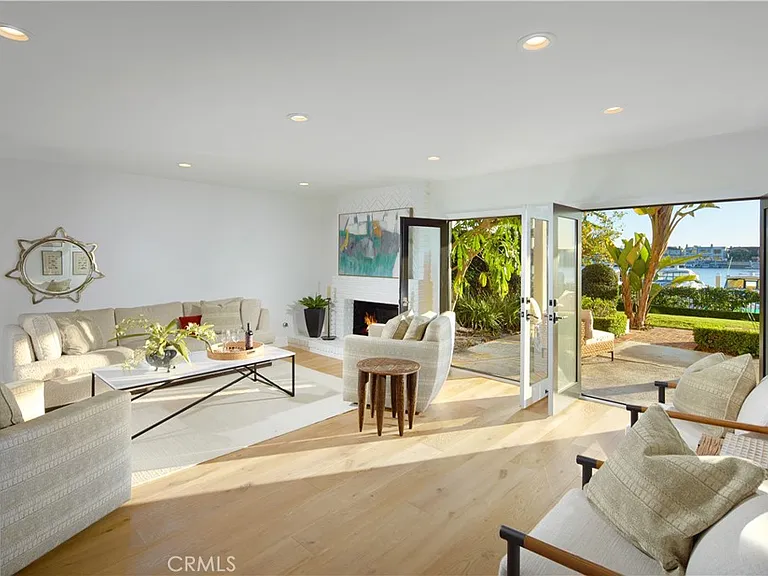 2572 Bayshore Dr — Photo 8