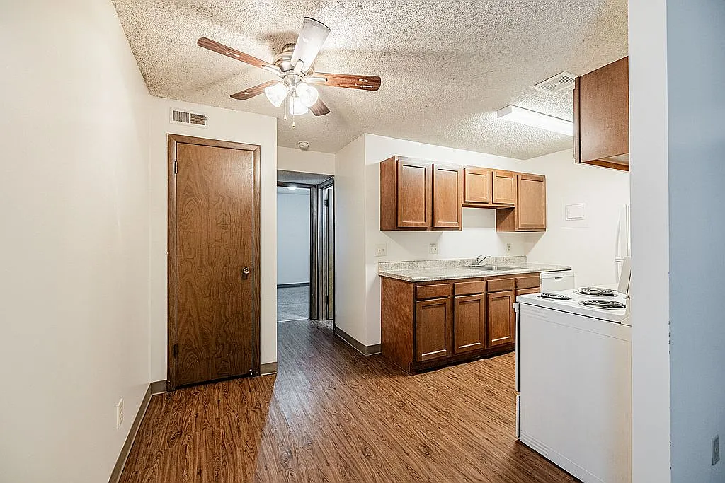 1 bed, 579 sqft, $669 — Photo 1