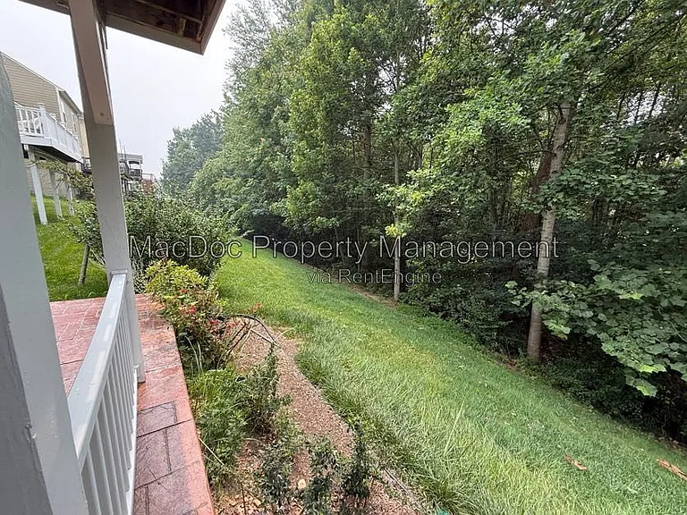1404 Graham Dr — Photo 97