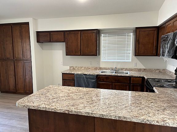 3rd image of 4430 S Buckthorn Dr