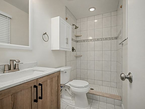 5th image of 2504 Korvale Ln