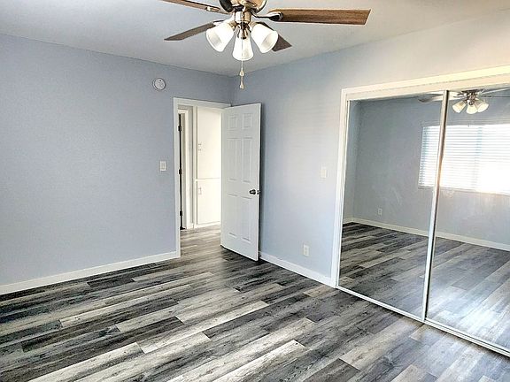 2nd image of 811 Centinela Ave #13
