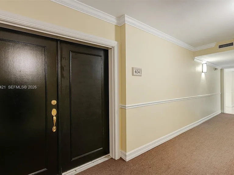101 Sidonia Ave #404 — Photo 6