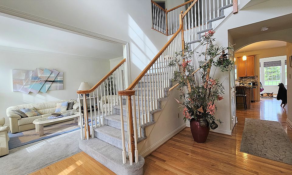 2nd image of 2988 Horseshoe Dr