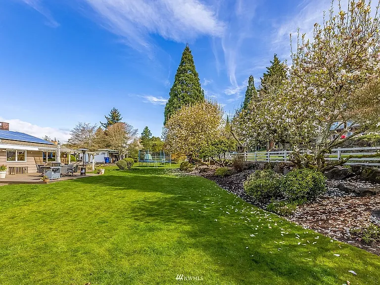 233 SW 189th Pl — Photo 31
