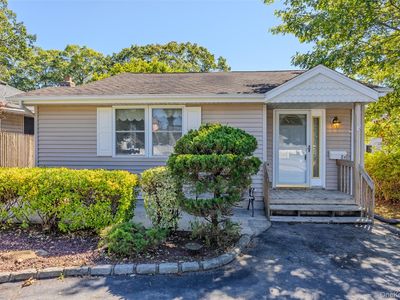 84 Broadway, Ronkonkoma, NY, 11779