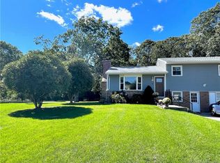 15 Country Ln, Pawcatuck, CT 06379