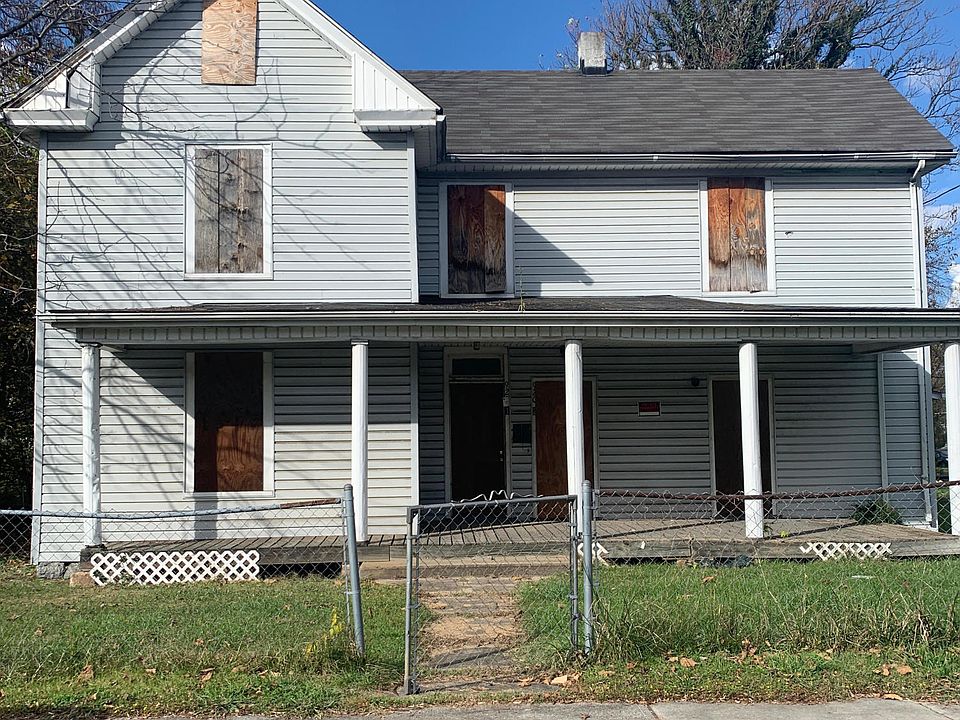 1st image of 920 Stewart Ave SE