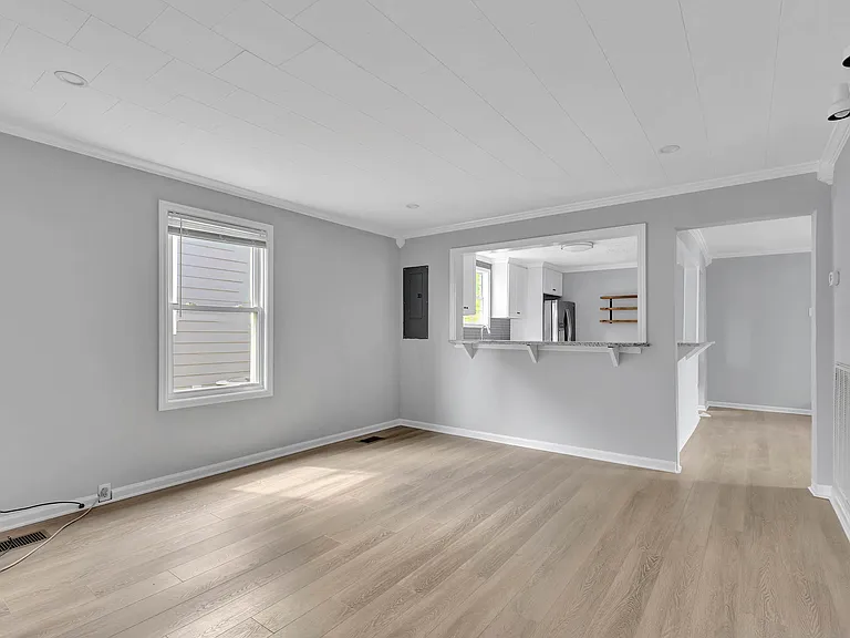 509 W Bell Ave — Photo 8