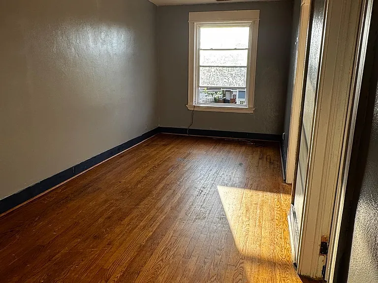 816 1/2 Danforth St #5 — Photo 16