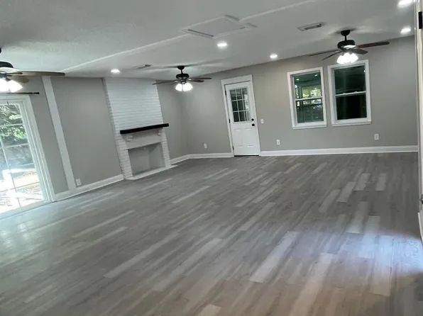 650 Dunkirk St, Pensacola, FL 32534