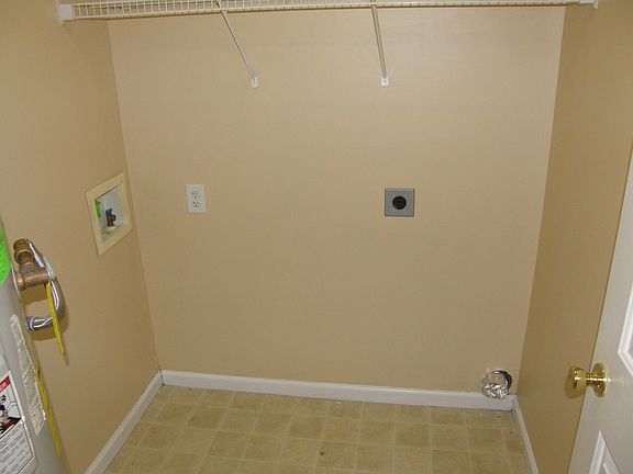 3rd image of 136 Dunbar Ln