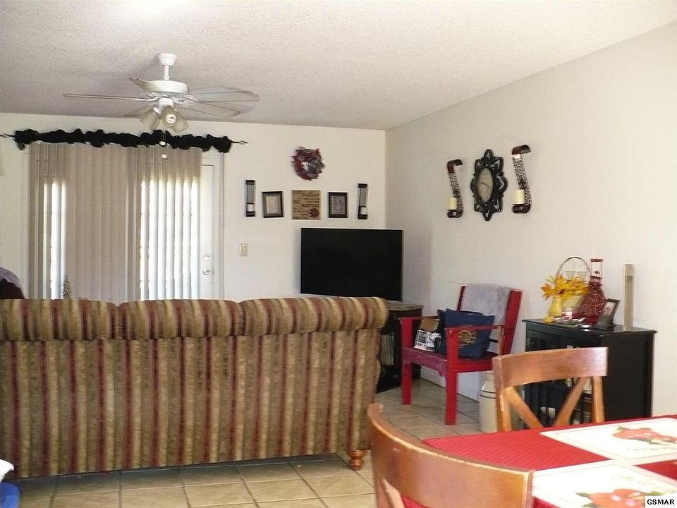 2nd image of 3146 Hammer Ln