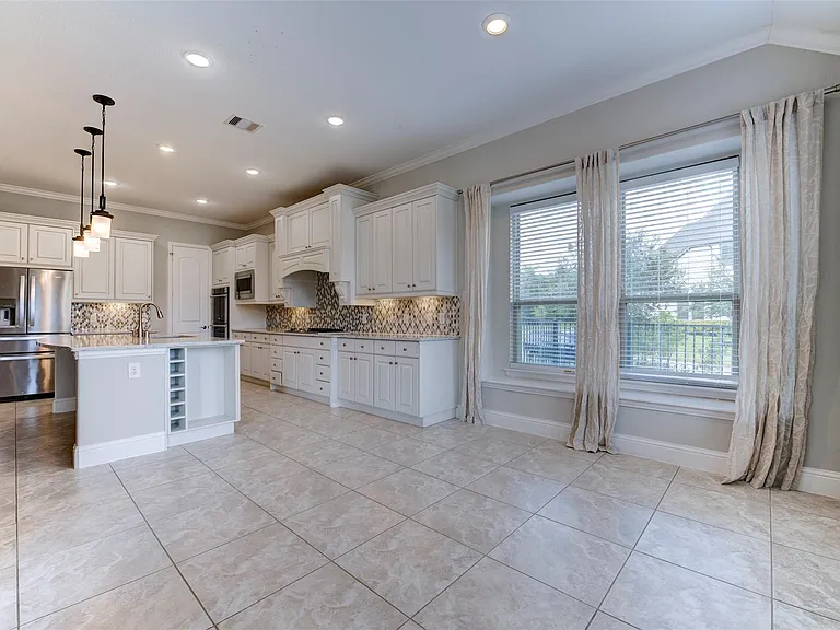 19403 Trinity River Dr — Photo 5