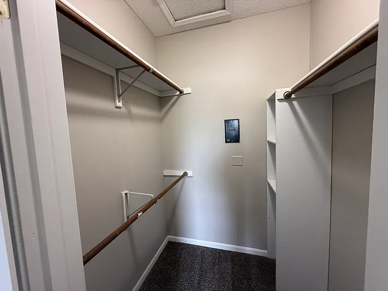 Lake Shore Apartments — Photo 58